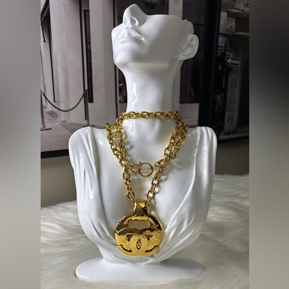 Authentic Chanel Vintage Coco Mark 94P Gold Pendant Necklace W/Box - Picture 4 of 9